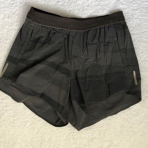 REI size x-small digital camo running shorts